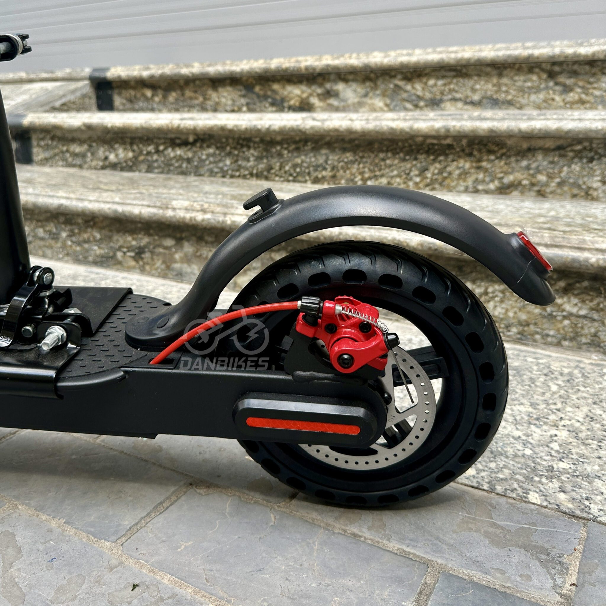 XE SCOOTER ĐIỆN G-FORCE S1 PRO 350W TRỌNG LƯỢNG NHẸ 15KG, CÓ GHẾ NGỒI 17 Phanh đĩa tích hợp bánh sau trên Xe Scooter Điện G-Force S1 Pro